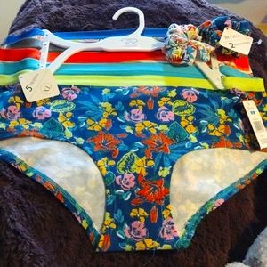 E New Rene rofe 5pack hipster size XL with 2 scrunchies